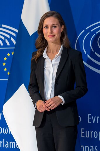 Photo 9: Roberta METSOLA, EP President welcomes Sanna MARIN, Finnish Prime Minister