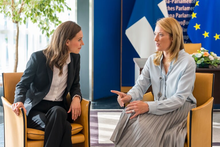 Photo 4: Roberta METSOLA, EP President welcomes Sanna MARIN, Finnish Prime Minister