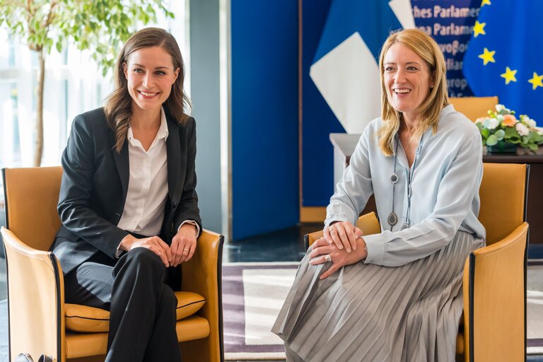 Photo 2: Roberta METSOLA, EP President welcomes Sanna MARIN, Finnish Prime Minister