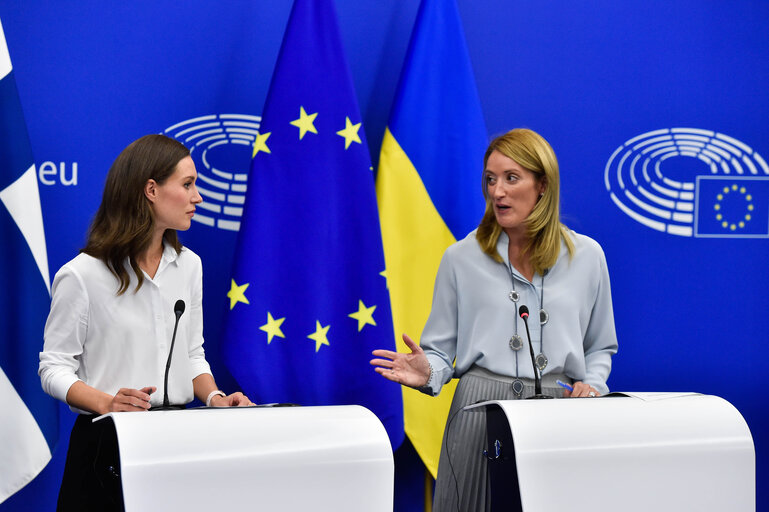 Valokuva 6: Joint press conference by Roberta METSOLA, EP President and by Sanna MARIN, Finnish Prime Minister.