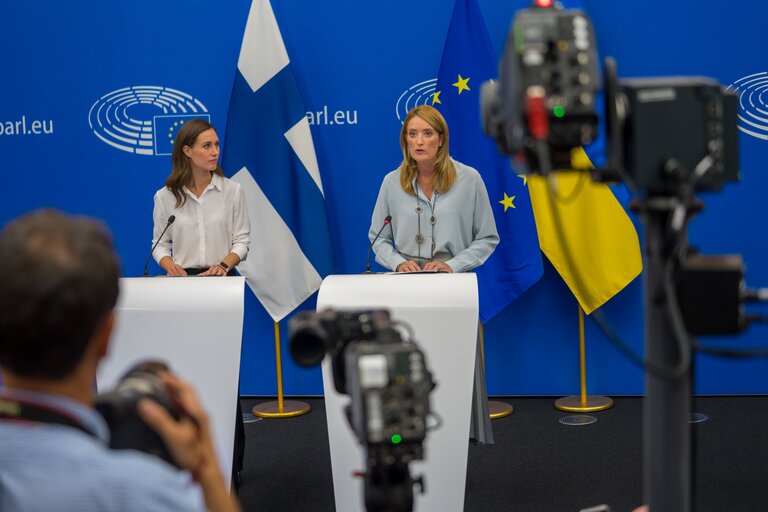 Valokuva 19: Joint press conference by Roberta METSOLA, EP President and by Sanna MARIN, Finnish Prime Minister