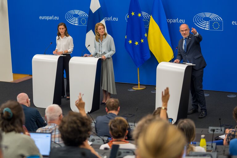 Valokuva 16: Joint press conference by Roberta METSOLA, EP President and by Sanna MARIN, Finnish Prime Minister