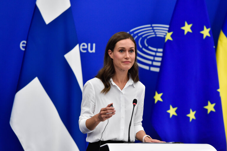 Valokuva 5: Joint press conference by Roberta METSOLA, EP President and by Sanna MARIN, Finnish Prime Minister.