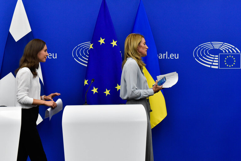 Valokuva 1: Joint press conference by Roberta METSOLA, EP President and by Sanna MARIN, Finnish Prime Minister.