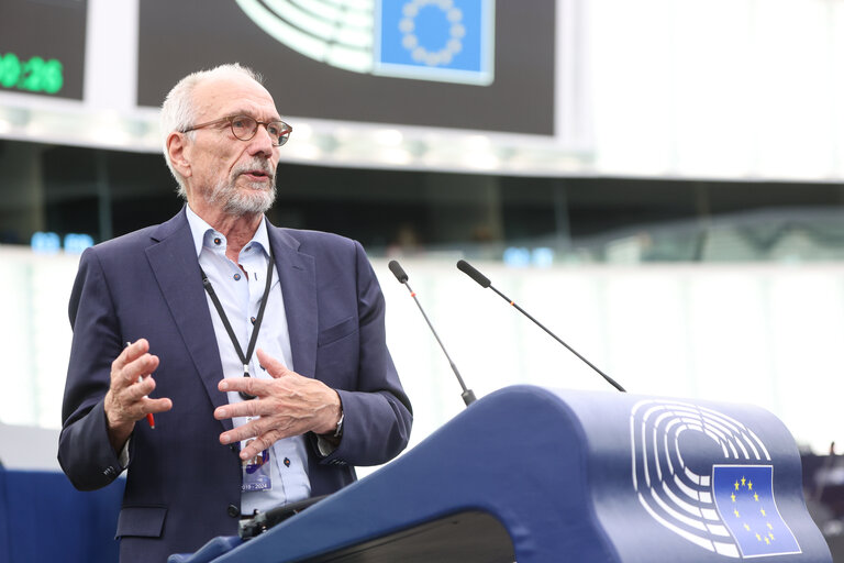 Φωτογραφία 2: EP Plenary session - Adequate minimum wages in the European Union