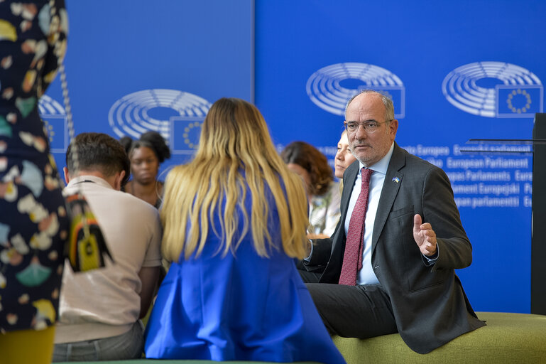 Jaume DUCH meets with influencers