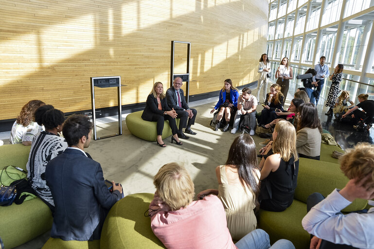 Jaume DUCH meets with influencers