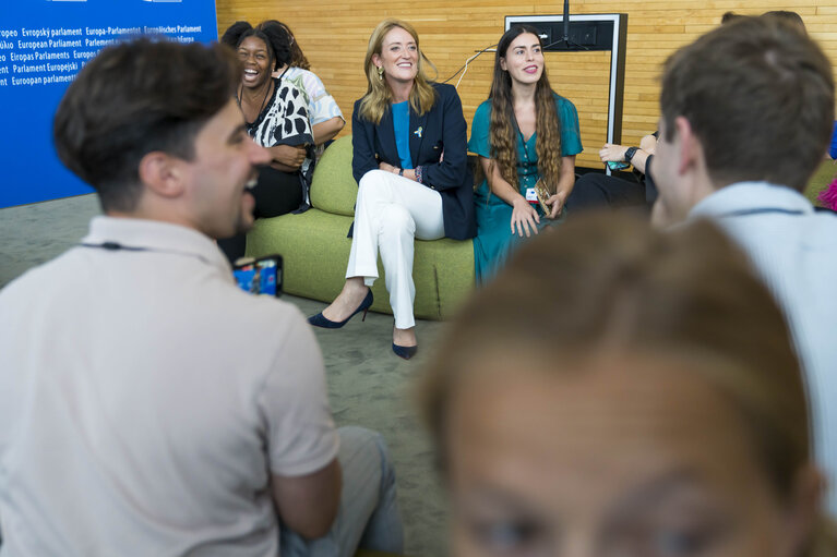 Foto 14: Roberta METSOLA, EP President meets with Influencers
