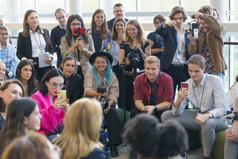 Foto 12: Roberta METSOLA, EP President meets with Influencers