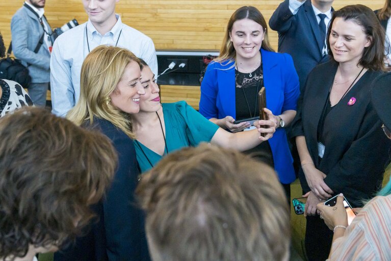 Foto 5: Roberta METSOLA, EP President meets with Influencers