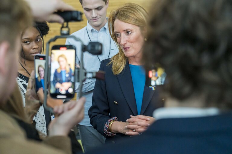 Foto 4: Roberta METSOLA, EP President meets with Influencers