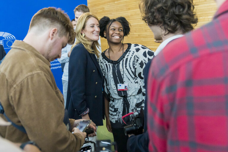Foto 3: Roberta METSOLA, EP President meets with Influencers