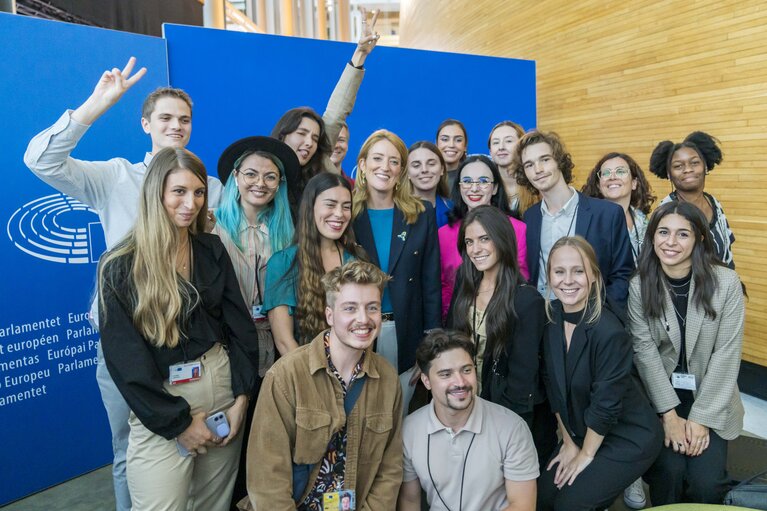 Foto 2: Roberta METSOLA, EP President meets with Influencers