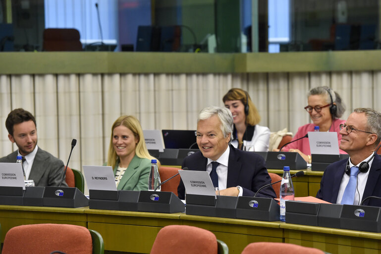 Foto 30: IMCO trilogue on Consumer Credit Directive