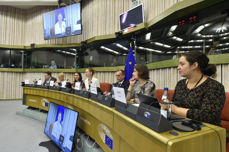 Foto 36: IMCO trilogue on Consumer Credit Directive