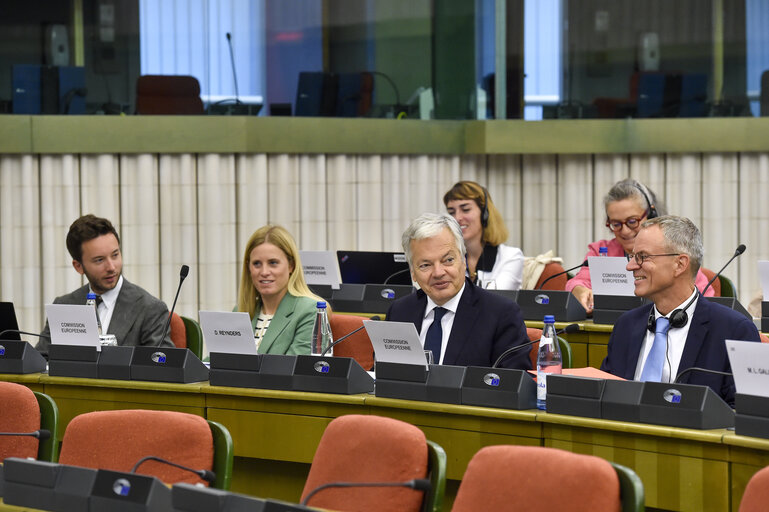 Foto 29: IMCO trilogue on Consumer Credit Directive