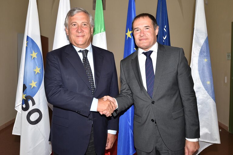 Fotografie 4: Official visit of the President of the European Parliament to Italy.  ITALY, Catania - Antonio Tajani  President of the European Parliament visiting Catania and Pozzallo, on Friday, August 25 2017  AFP PHOTO/GIOVANNI ISOLINO