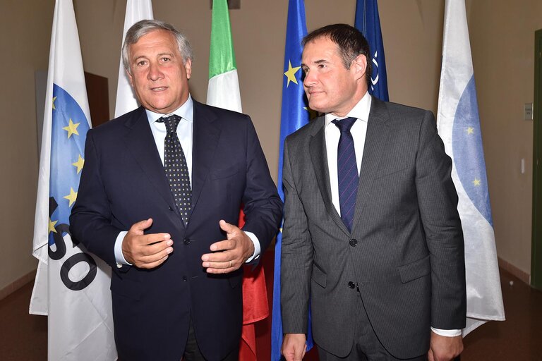 Fotografie 5: Official visit of the President of the European Parliament to Italy.  ITALY, Catania - Antonio Tajani  President of the European Parliament visiting Catania and Pozzallo, on Friday, August 25 2017  AFP PHOTO/GIOVANNI ISOLINO