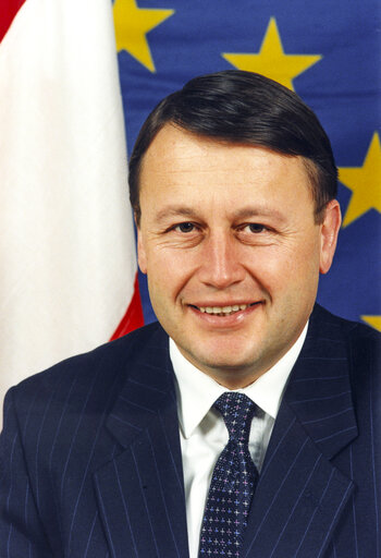 Φωτογραφία 1: Portrait of Paul RUBIG, MEP from the 4th to the 8th Parliamentary Term (1996-2019).