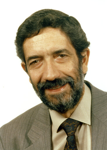 Fotografie 1: Portrait of Sergio RIBEIRO, MEP from the 3rd to the 6th Parliamentary Term (1990-2005)