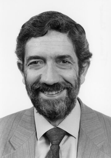 Φωτογραφία 3: Portrait of Sergio RIBEIRO, MEP from the 3rd to the 6th Parliamentary Term (1990-2005)