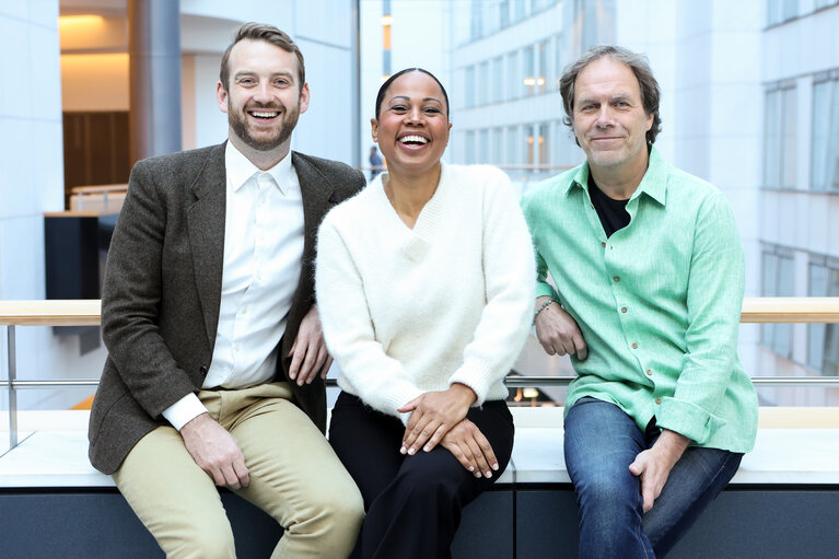 Fotografie 9: Alice KUHNKE, Pär HOLMGREN and Jakop DALUNDE,  in the EP in Brussels