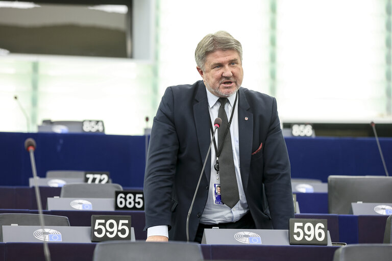 Fotografi 19: EP Plenary session - International Day for the Eradication of Poverty