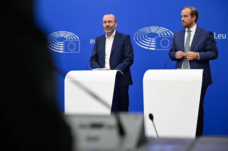 Foto 13: Press briefing EPP group