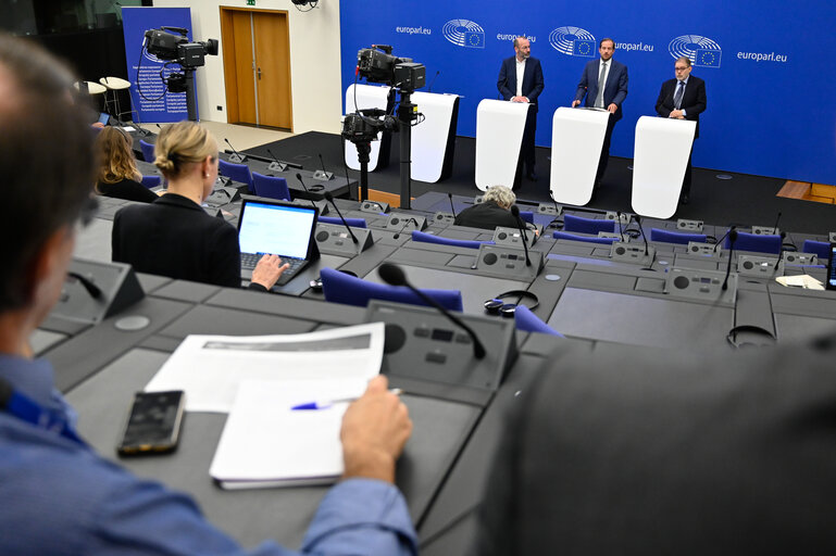 Foto 4: Press briefing EPP group