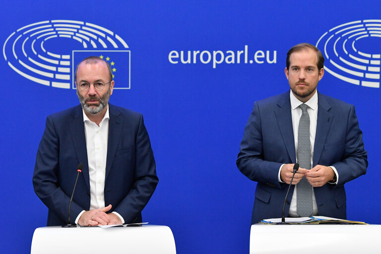 Foto 16: Press briefing EPP group