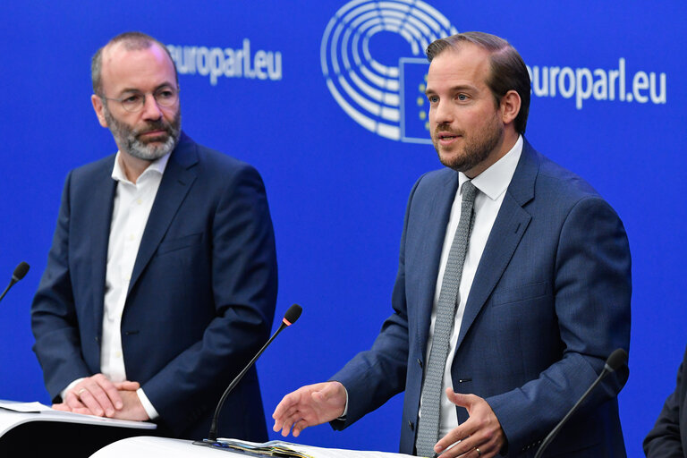 Foto 5: Press briefing EPP group