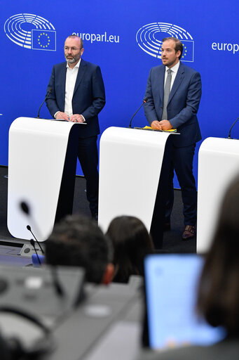 Foto 1: Press briefing EPP group
