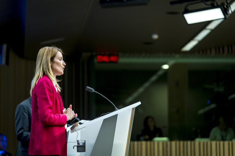 Fotagrafa 2: European Council - Press Conference by Roberta METSOLA, EP President