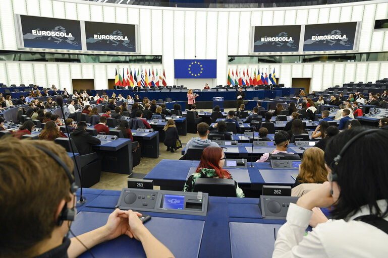 Photo 17: Euroscola