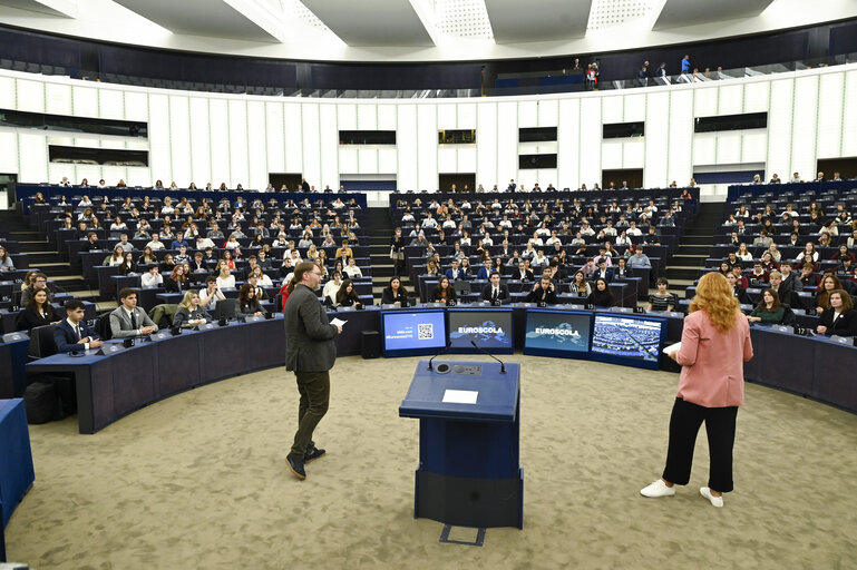 Photo 14: Euroscola