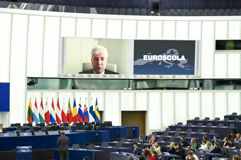 Photo 11: Euroscola