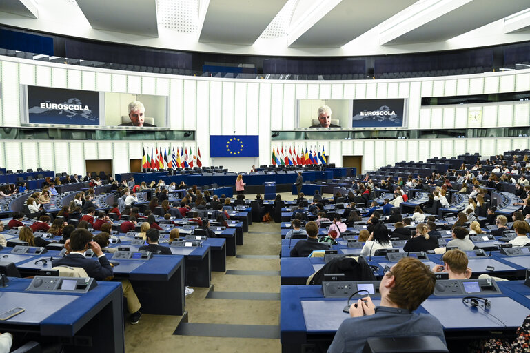 Photo 12: Euroscola