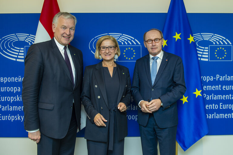 Foto 5: Othmar KARAS meets with LH Mikl-Leitner.