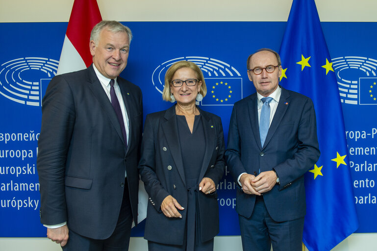 Foto 8: Othmar KARAS meets with LH Mikl-Leitner.