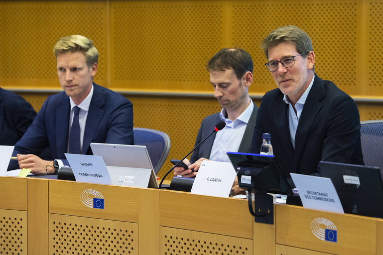 Photo 5 : Trilogue on the Fit for 55 file related to CO2 emissions for cars and vans