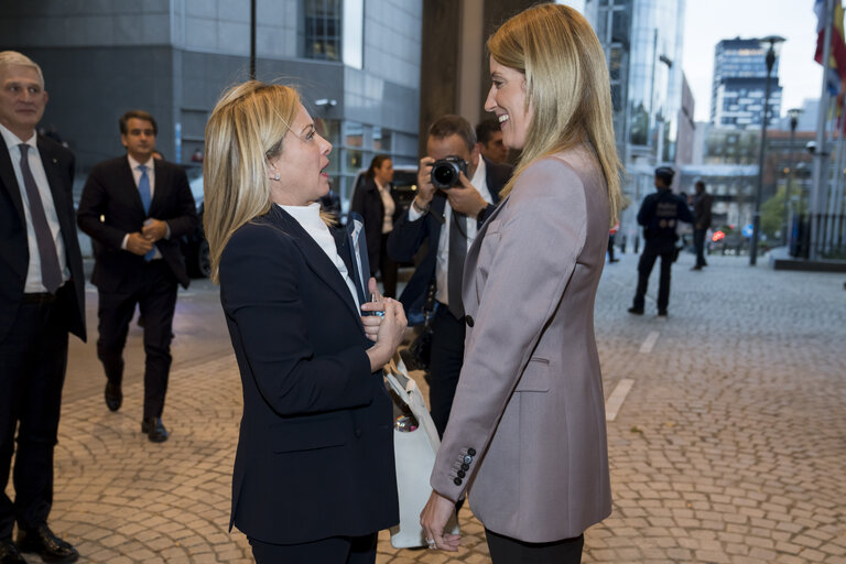 Fotogrāfija 11: Roberta METSOLA, EP President meets with Giorgia MELONI, Italian Prime Minister