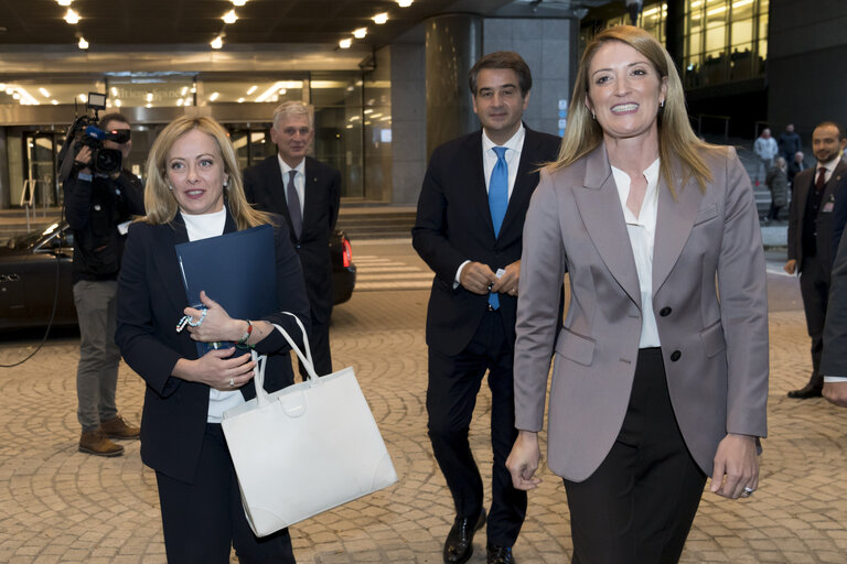 Fotogrāfija 12: Roberta METSOLA, EP President meets with Giorgia MELONI, Italian Prime Minister