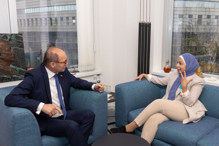 Othmar KARAS meets with Hager Abouwarda from the Austrian Muslim Youth