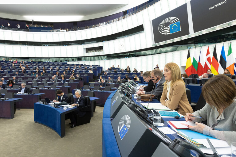 Fotografia 15: EP Plenary session - Resumption of session and order of business