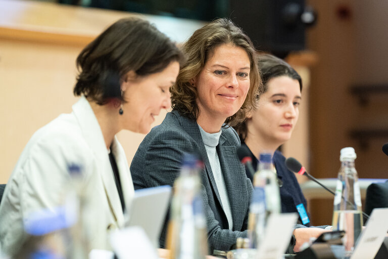 Photo 16 : COVI Public Hearing ' Socio-economic impact on vulnerable people '