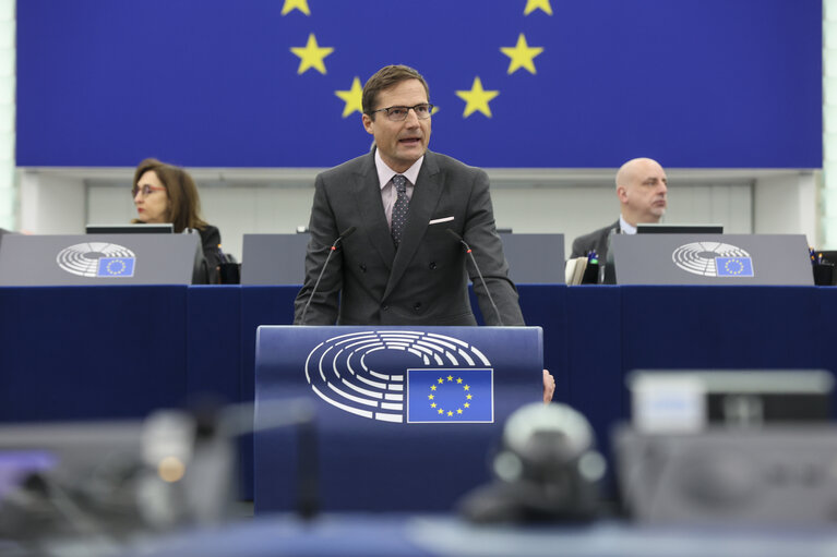 Foto 24: EP Plenary session - Preparation of the European Council meeting of 15-16 December 2022