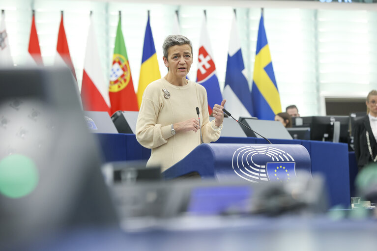 Foto 4: EP Plenary session - Preparation of the European Council meeting of 15-16 December 2022