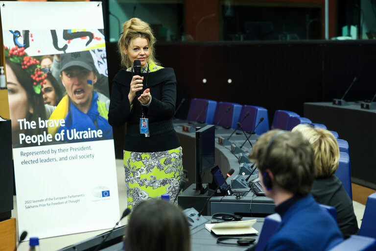 Fotografija 18: Civil society organisations meet with the 2022 Sakharov Prize laureate