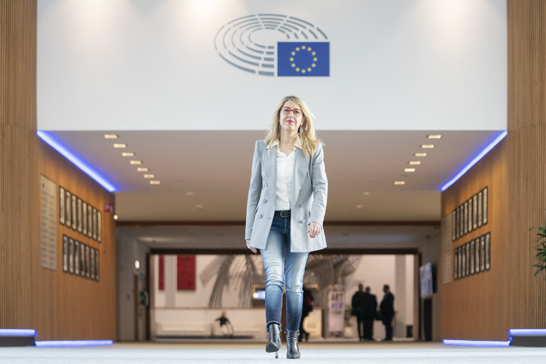 Valokuva 9: Eugenia RODRIGUEZ PALOP in the EP in Brussels