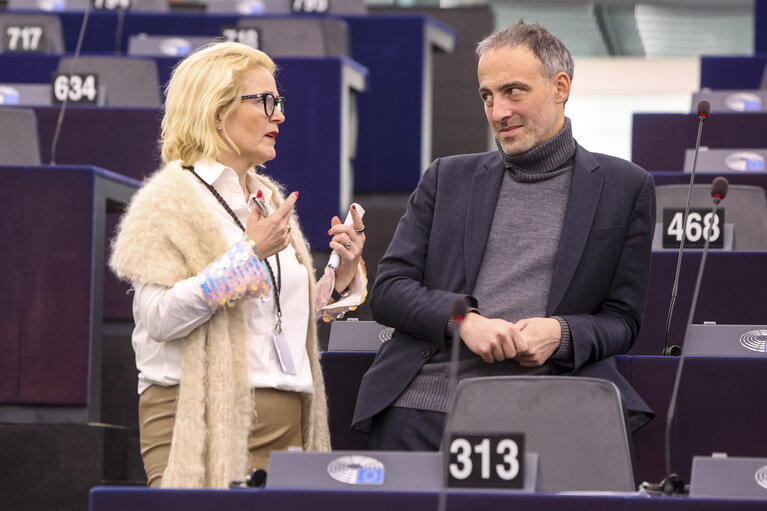 Foto 8: EP Plenary session - The humanitarian situation in Ukraine due to Russia’s attacks against critical infrastructure and civilian areas